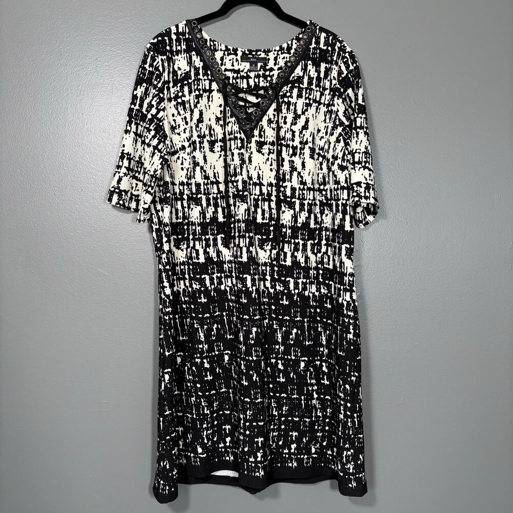 R&K Black & White Abstract Knee Length Shift Dress - Size 18 - Women's Plus Size
